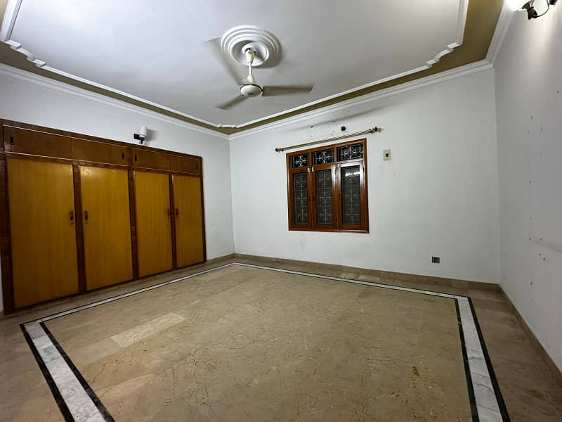 Very well maintained 400 sq Yard double storey house sale gulshan e iqbal karachi 7