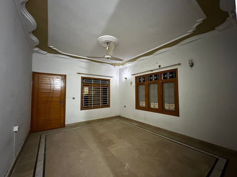 Very well maintained 400 sq Yard double storey house sale gulshan e iqbal karachi 11