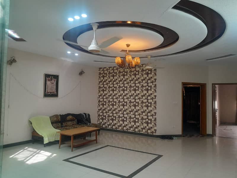 Upper portion for rent 9