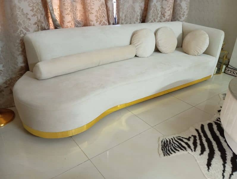 Moder style sofa with center table 3