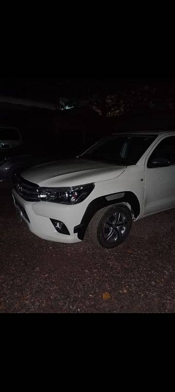 Toyota Hilux 2010 double cabin converted to revo 5