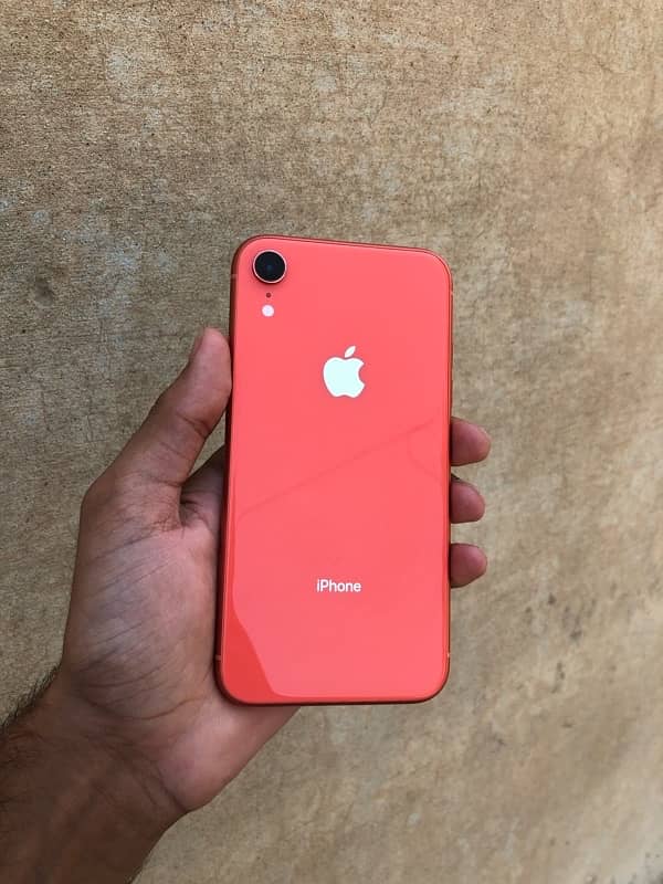 iphone XR 64GB Factory Unlock Waterpack 0