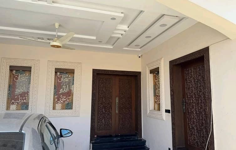 Prime Location 10 Marla House For sale In Islamabad 4