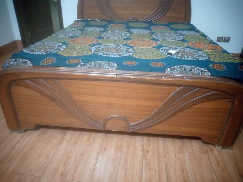 queen size bed without mattress in very good condition 1