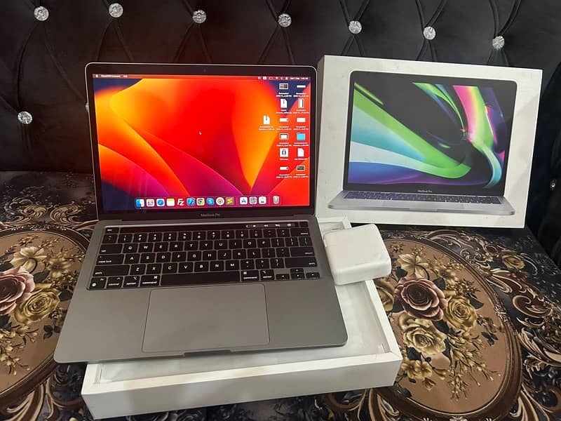 Macbook pro M2 - Brand new 2