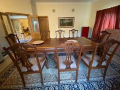 beautiful dinning table 8 seater