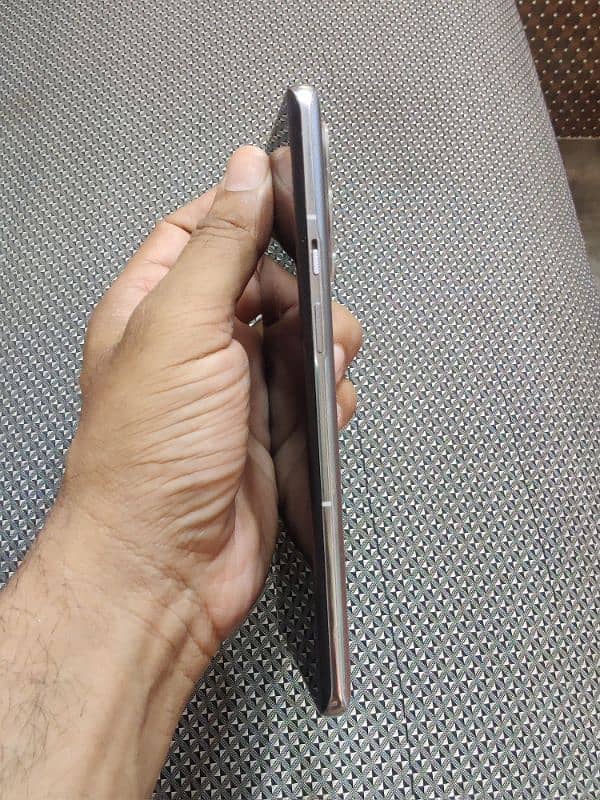 one plus 9pro 12/256 globle dual sim aproved 2