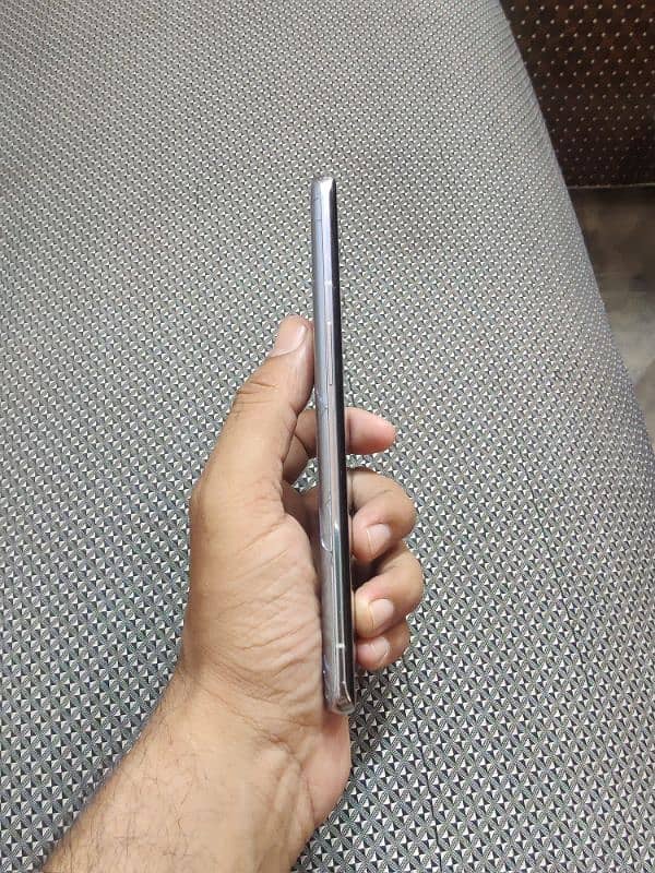 one plus 9pro 12/256 globle dual sim aproved 4