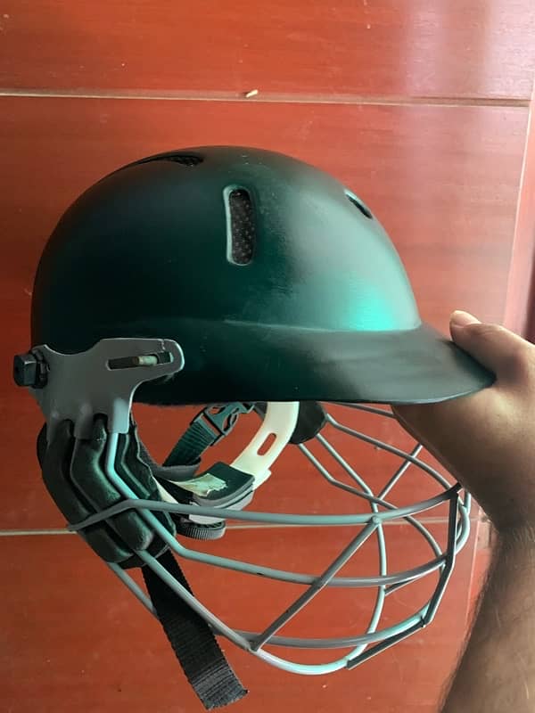 GM cricket helmet 4