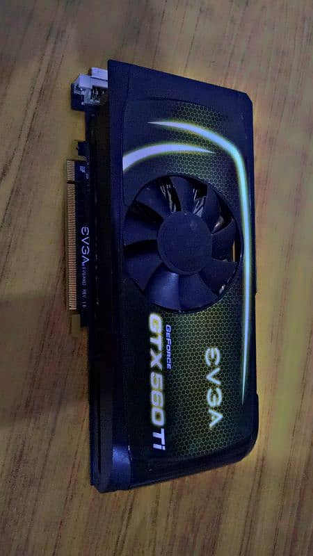 gtx 560 ti  256 bit ddr5 3