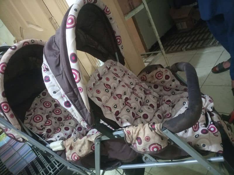 twin pram . double seat front back for 2 kids available 7