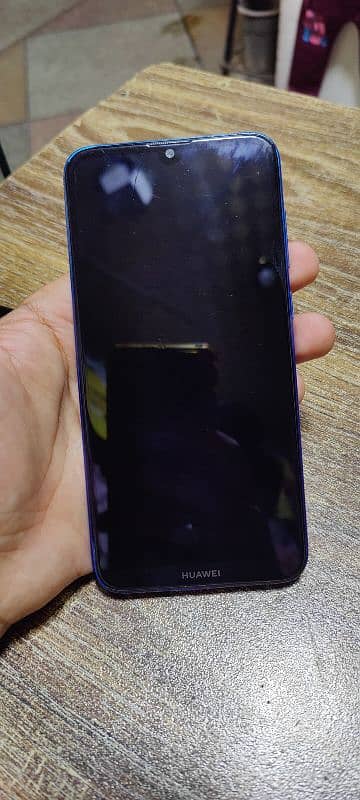 Huawei y7. . . 3. . 32. . PTA OK . . WhatsApp 03091297781 1