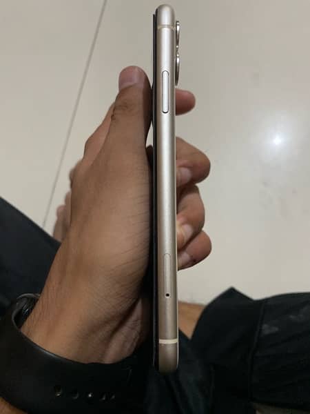 Iphone 11 128gb PTA Approved 3