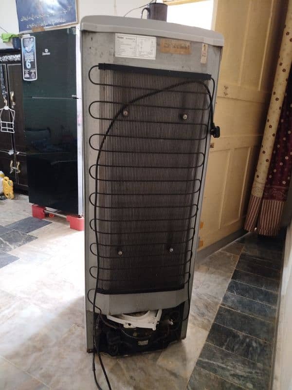 Haier Fridge 40,000 2