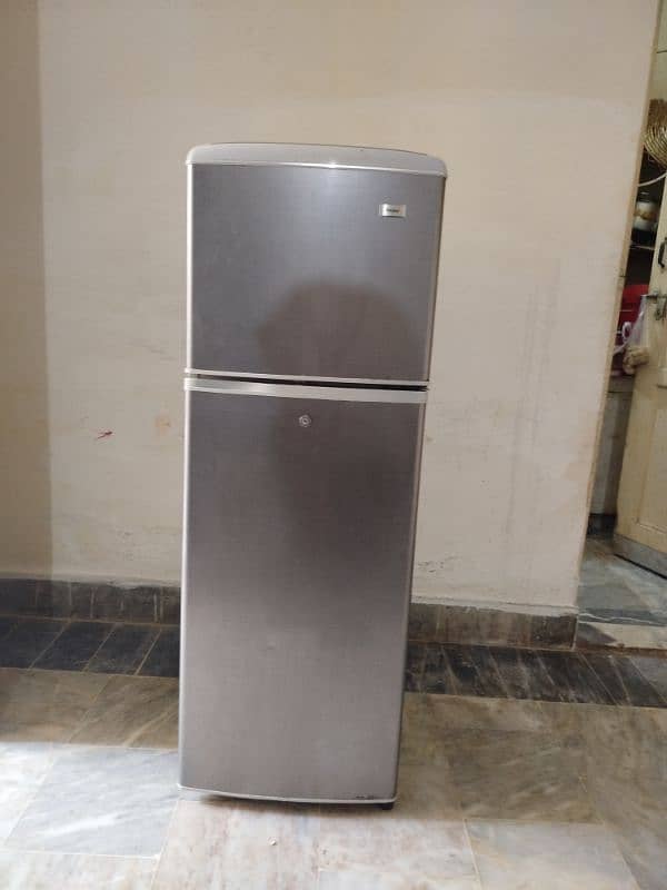 Haier Fridge 40,000 3