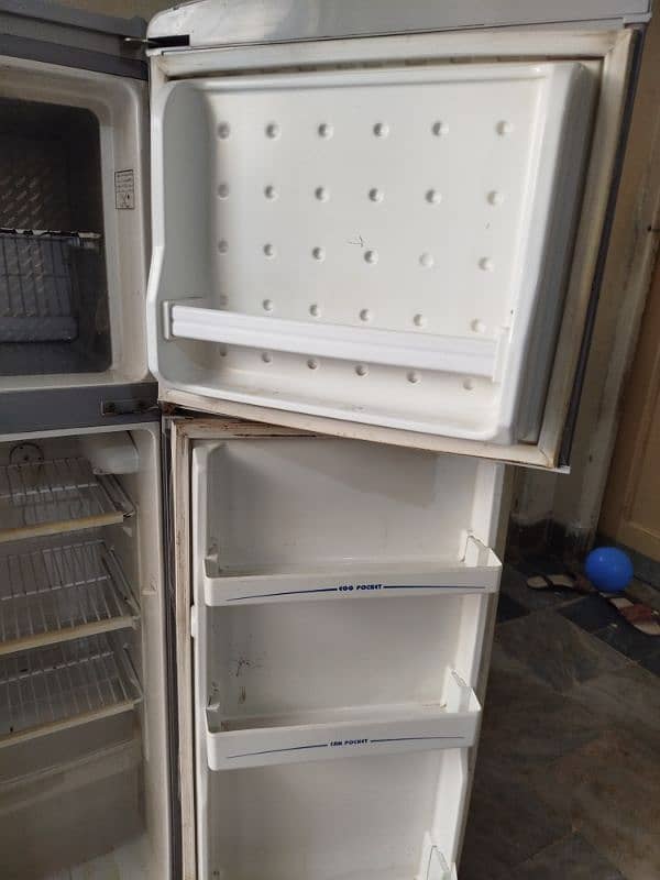 Haier Fridge 40,000 5