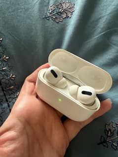 Apple airpods pro (Gen 1)