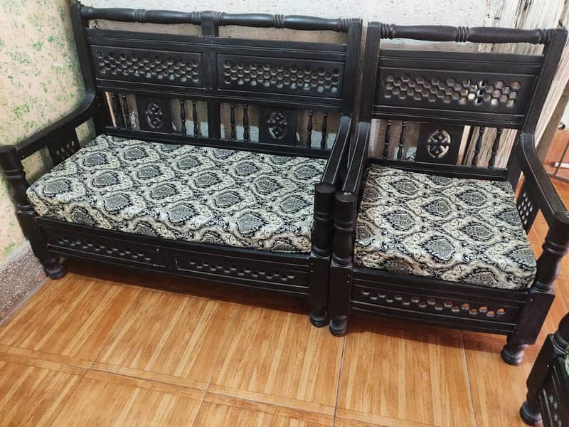 SOFA SET GOOD CONDITION 5