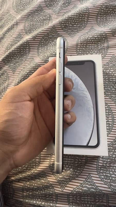 iPhone XR 128gb 4