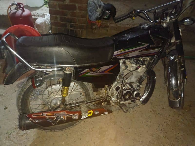 Honda cg 125  modal 16 black color 3