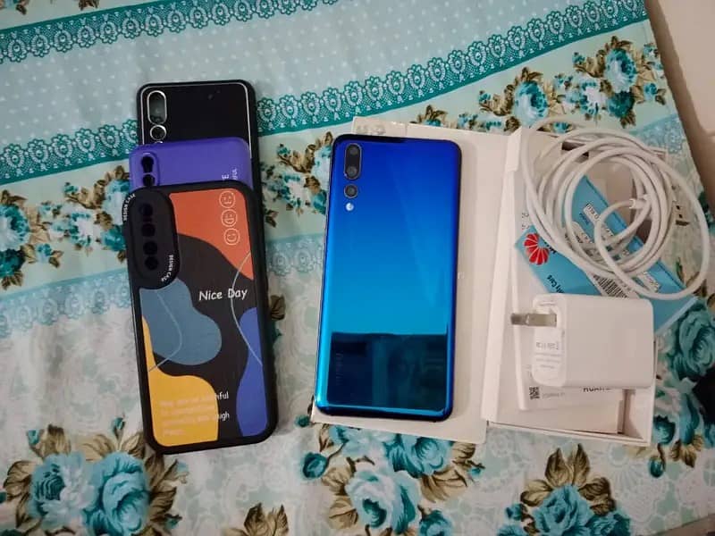 Huawei p20 pro. Urgent sell 10 by 10 condetion 0