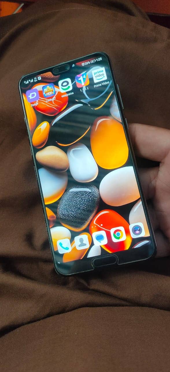 Huawei p20 pro. Urgent sell 10 by 10 condetion 4