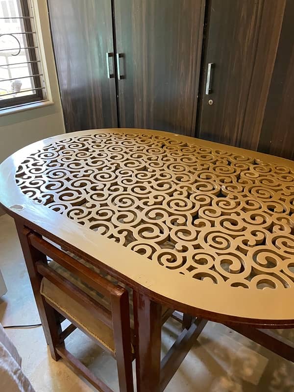 luxury dianing tabel and chairs 1