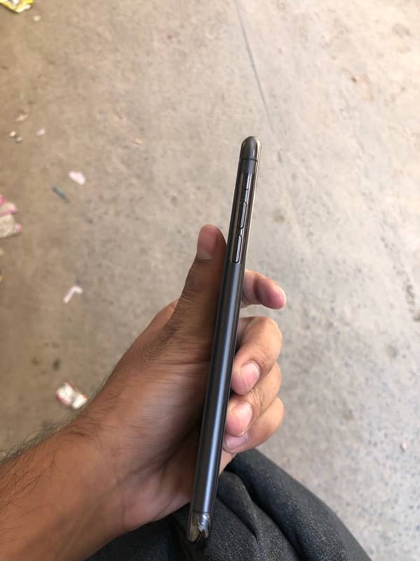 iPhone 11 Pro Max 256gb 03021409903 3