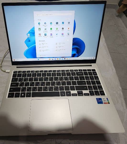 SAMSUNG WINDOWS 10 LAPTOP FOR SALE 1