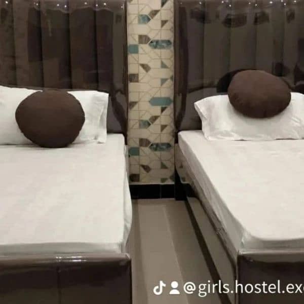 Girls hostel Executive air conditioning room Only for girls defence 7