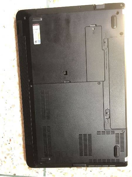 Lenovo i3 4th generation. . 4/128 gb with original charger 1