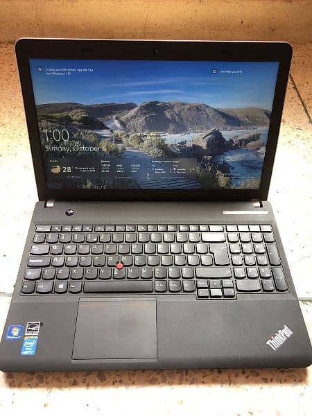 Lenovo i3 4th generation. . 4/128 gb with original charger 3