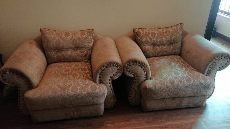 sofa set for sale in a very good condition 1