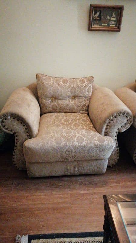 sofa set for sale in a very good condition 2