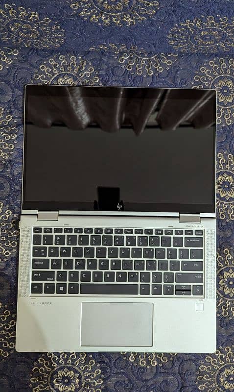 HP EliteBook x360  1030 G4 0