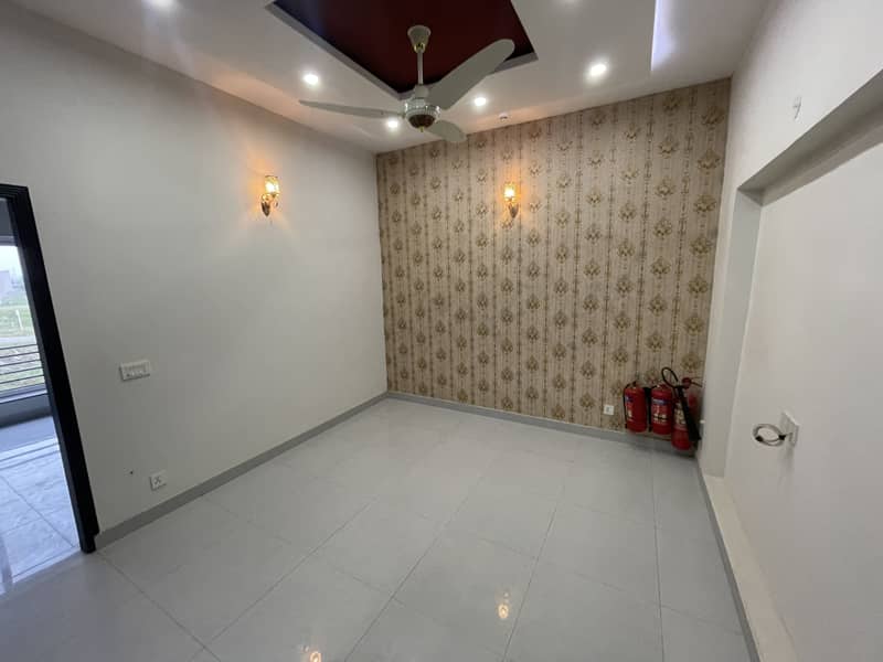 1 kanal upper portion for rent separate entrance corner 1