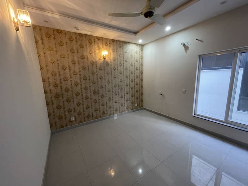 1 kanal upper portion for rent separate entrance corner 14