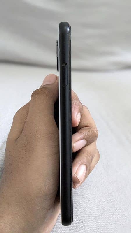 Google Pixel 4 [Non Pta] dot and line 4