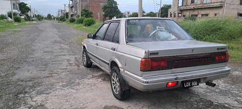 Nissan Sunny 1990 4