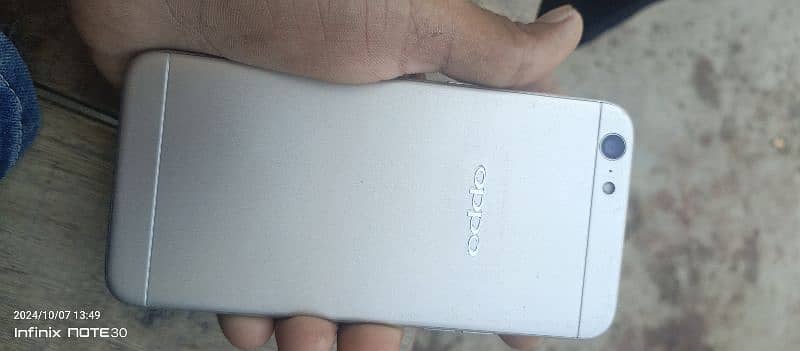 oppo a 57 10/9 all ok ha or batrri bi ok ha onliy mubeel 4