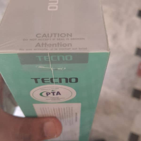 I am selling Tecno camon 30 8/256 Box pack urgent sale 4