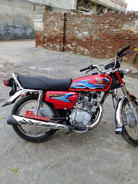 Honda Cg 125 (2024) model 9 hazar chala hai no number 4