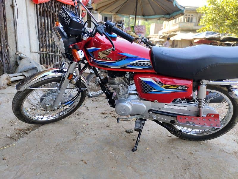 Honda Cg 125 (2024) model 9 hazar chala hai no number 6