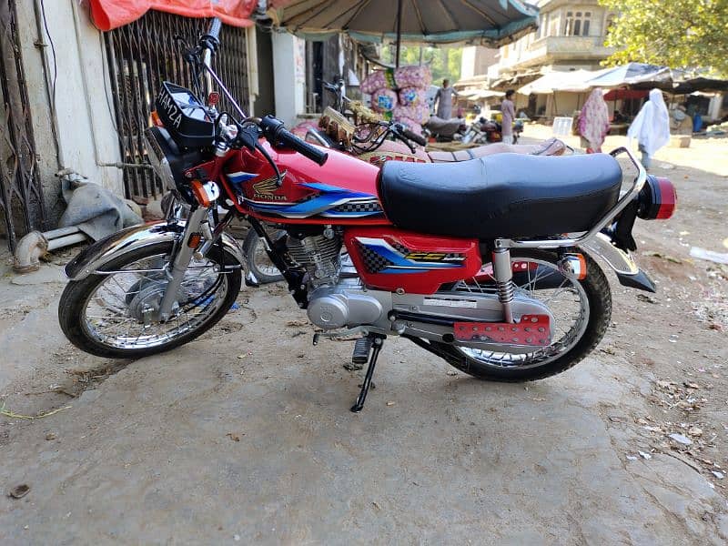 Honda Cg 125 (2024) model 9 hazar chala hai no number 7