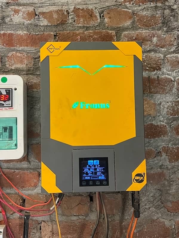 FRONUS SOLER INVERTER YELLOW 2