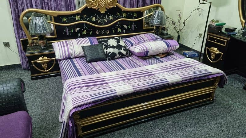 Bed set with dressing / mattress for sale 0