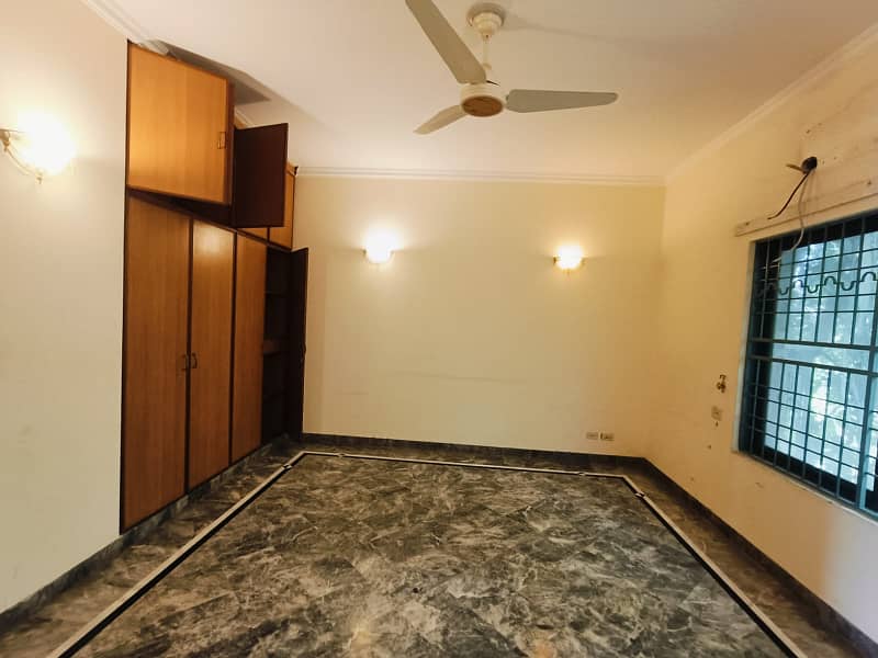 01 Kanal Beautifull House Available For Rent in DHA Lahore Cantt 5