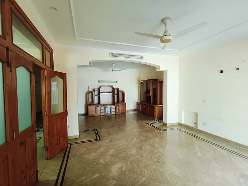 01 Kanal Beautifull House Available For Rent in DHA Lahore Cantt 26