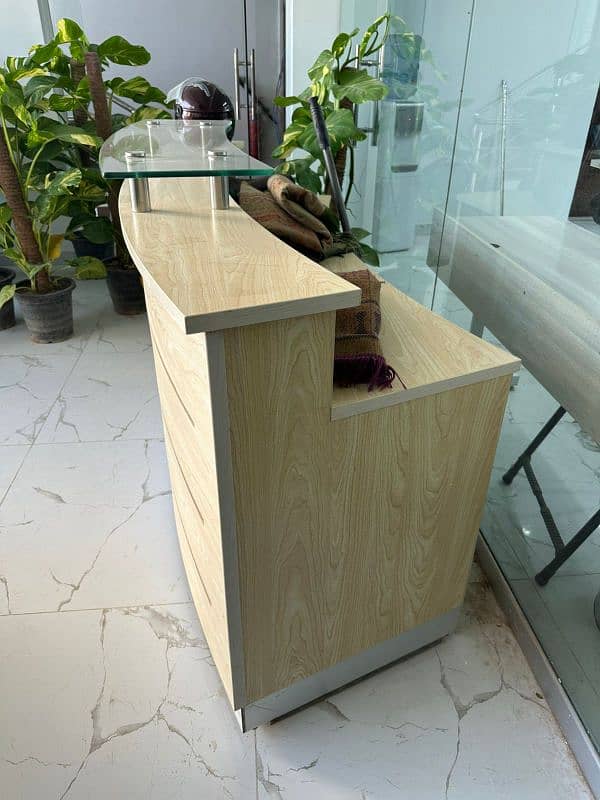 Reception Table / Counter/Desk 3