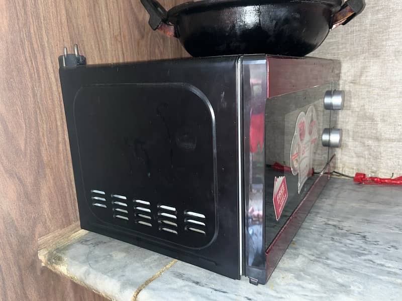 microwave oven few weeks used only 2